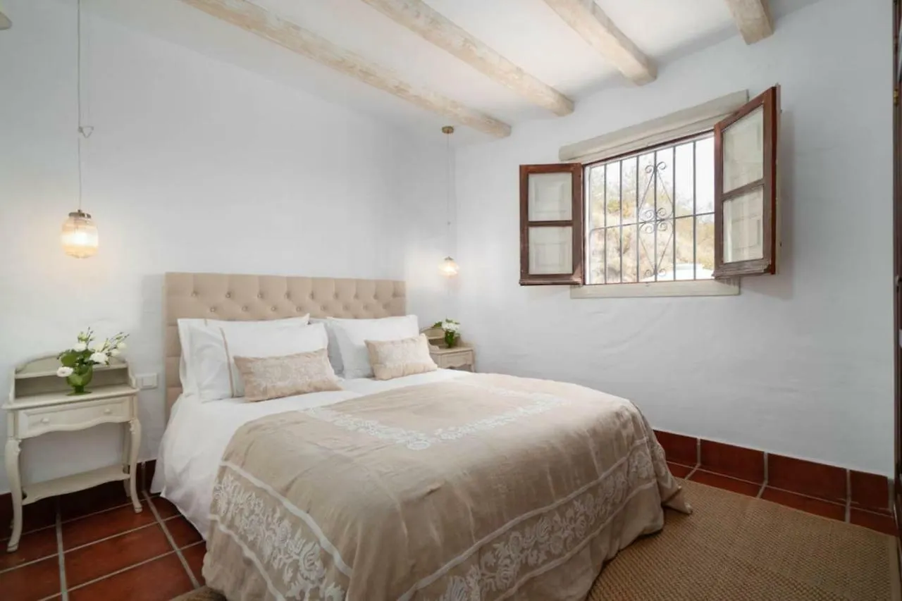 Villa With Views And Private Pool Near Malaga. Colmenar